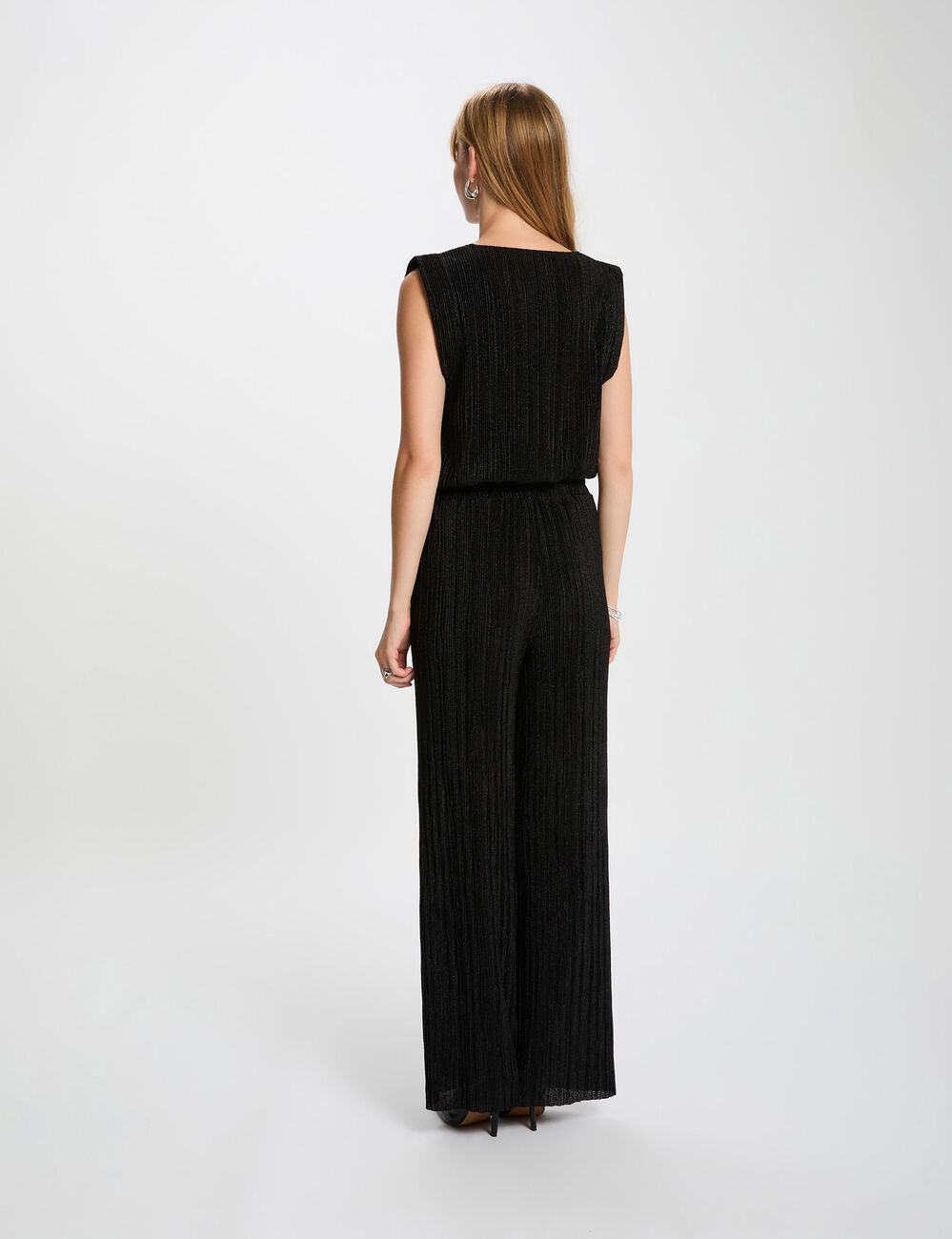 Pantal&oacute;n ancho plisado negro mujer