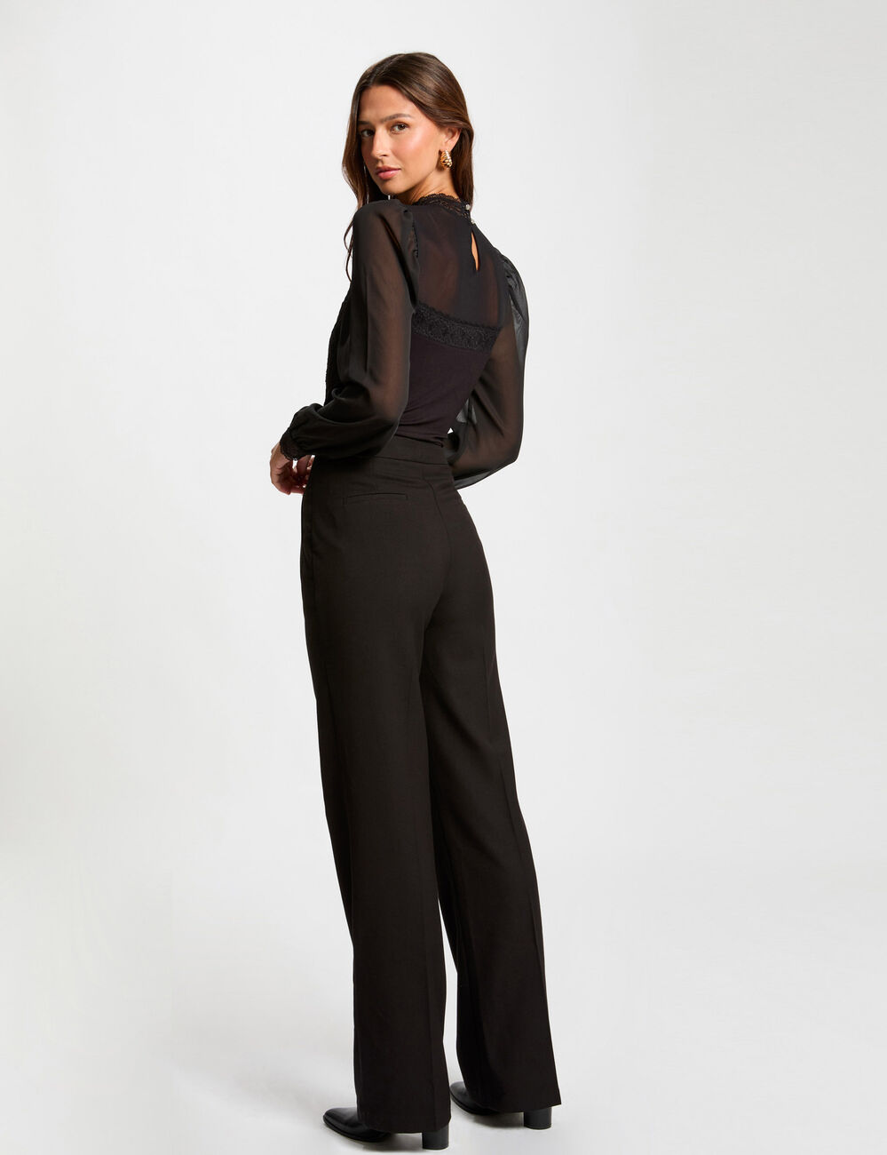 Pantalón flare con pinzas negro mujer