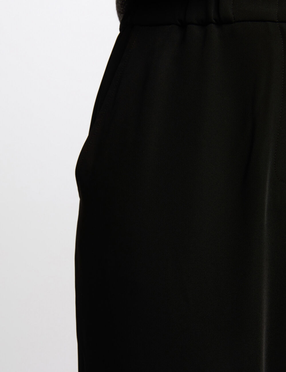 Pantal&oacute;n ancho de tiro alto negro mujer