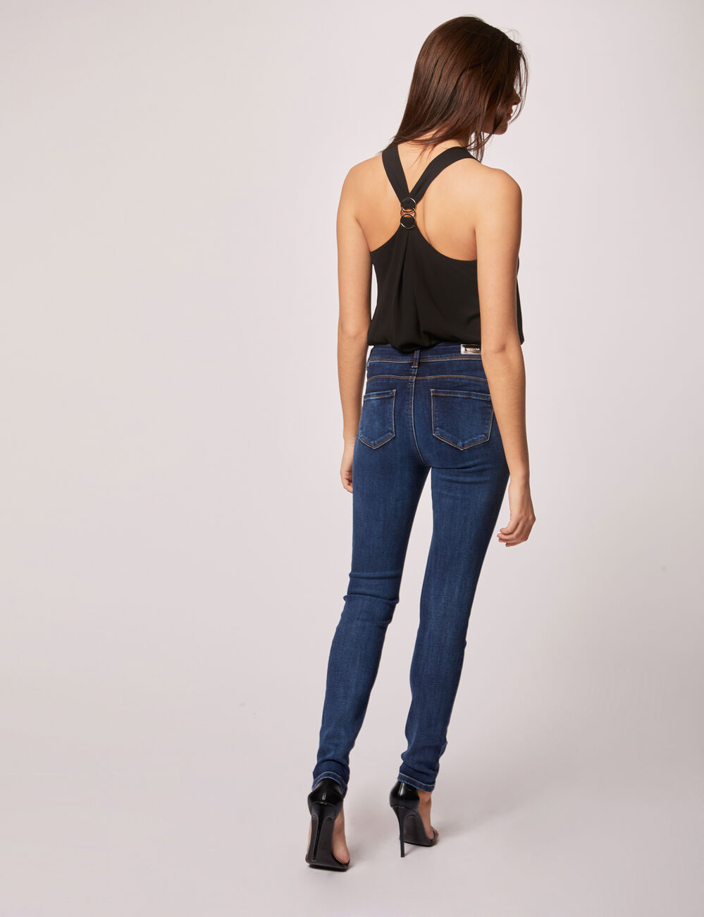 Vaquero slim talle est&aacute;ndar vaquero stone mujer