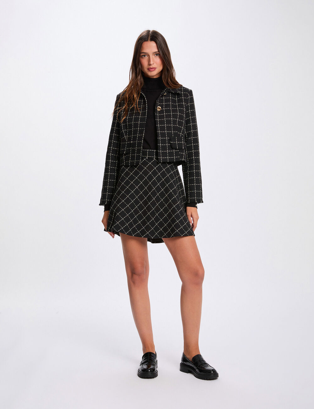 Falda corta skater negro mujer