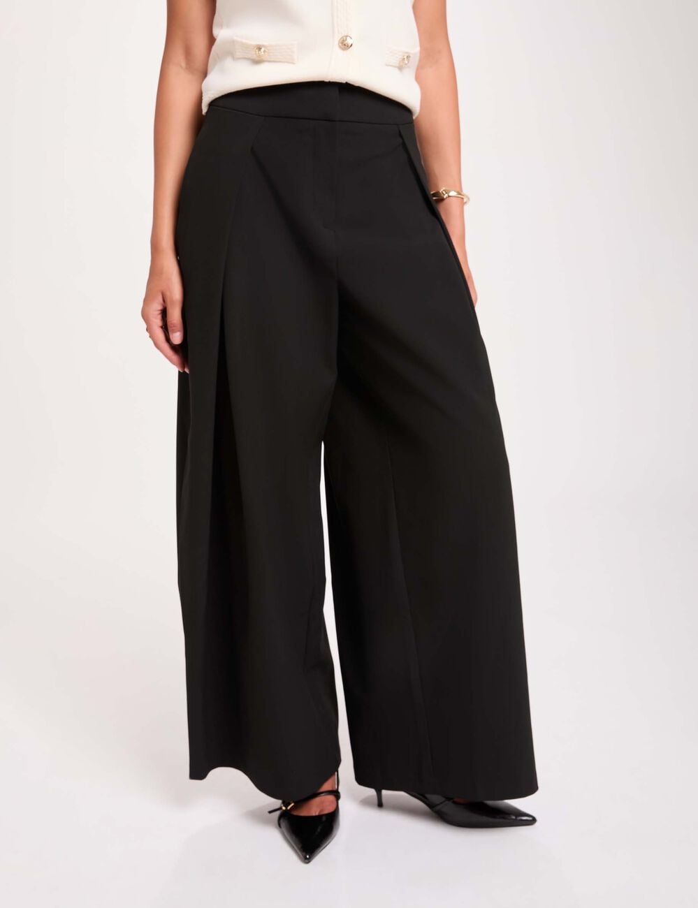 Pantal&oacute;n de talle alto ancho negro mujer