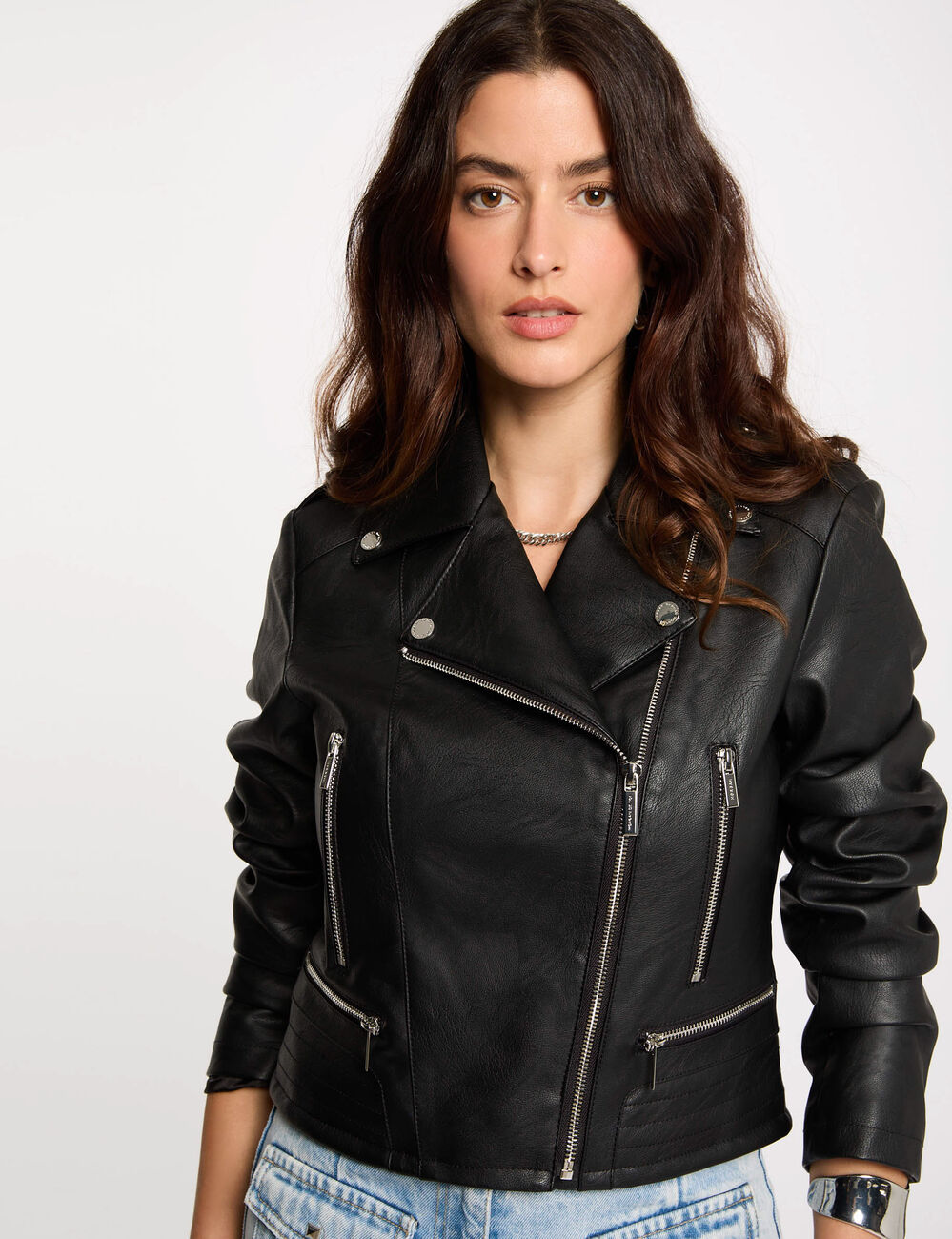Chaqueta recta con cuello con muescas negro mujer