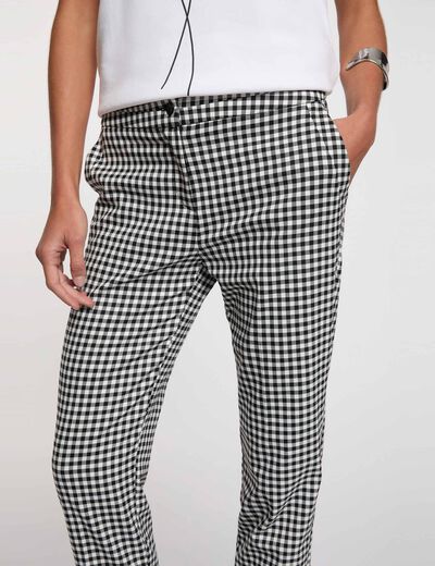 Pantal&oacute;n slim 7/8 negro mujer