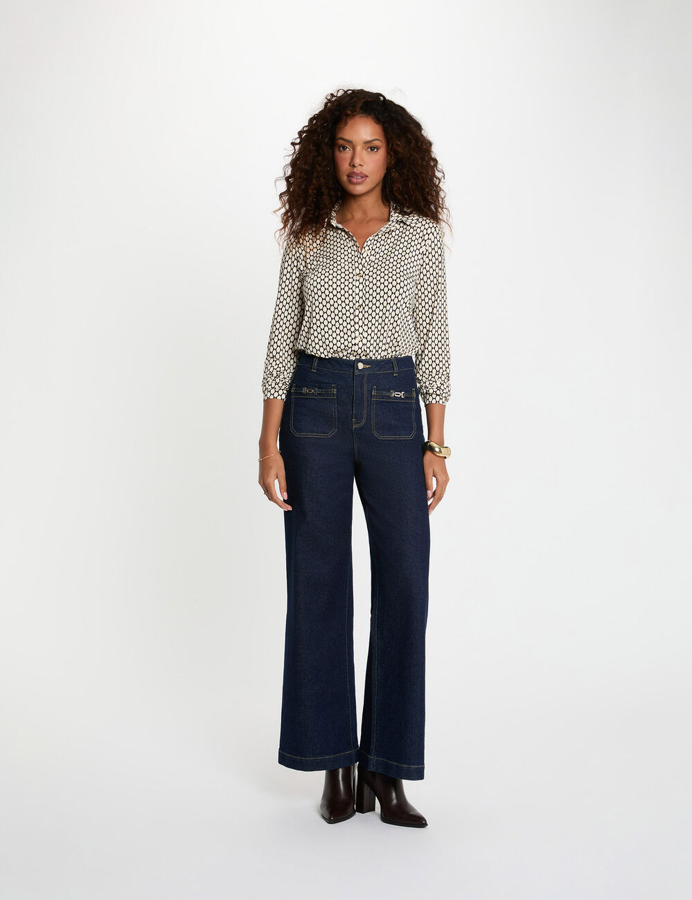 Camisa recta con cuello vuelto negro mujer