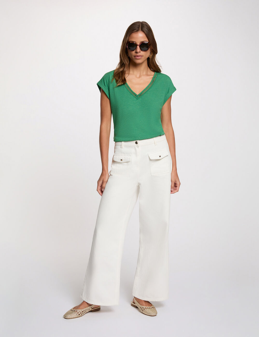 Camiseta brillante cuello v verde pradera mujer