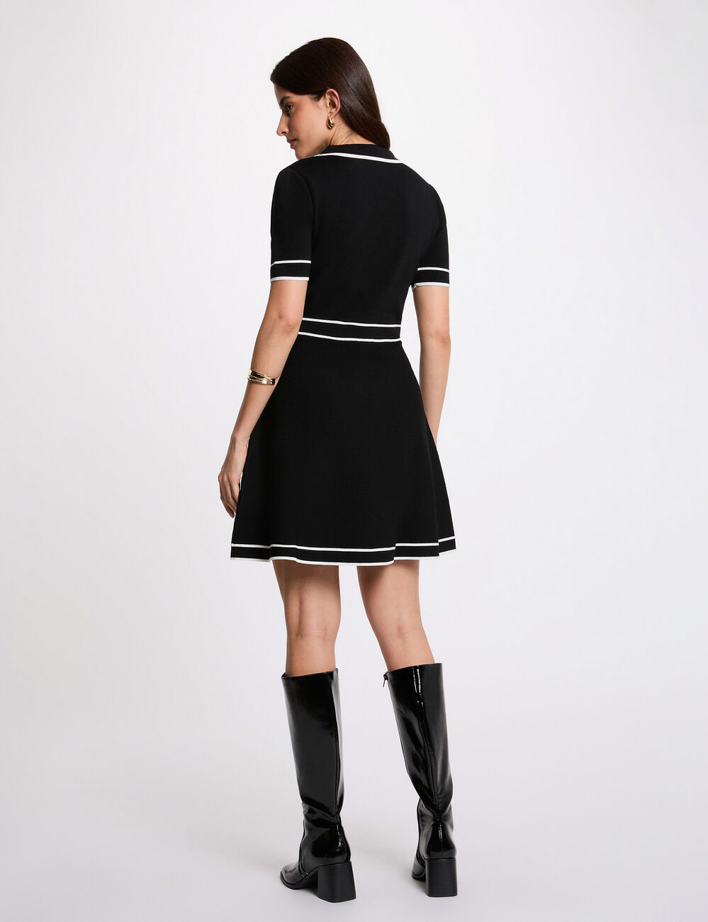 Vestido de punto corto con cuello vuelto negro mujer