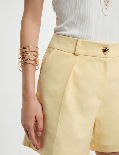 Short recto amarillo pastel mujer