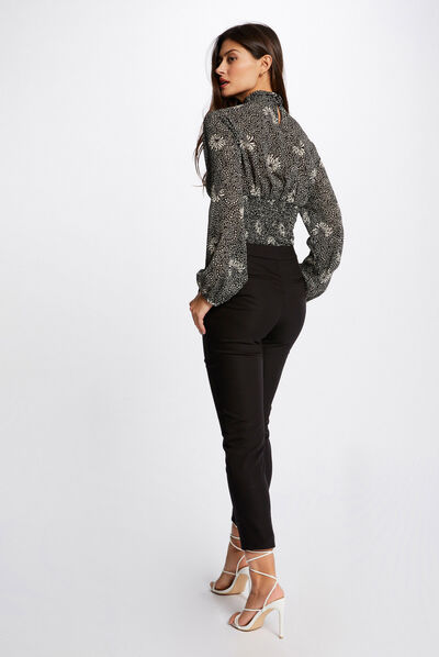 Pantalón cigarette estilo corto negro mujer