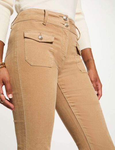 Pantal&oacute;n ajustado terciopelo arena mujer
