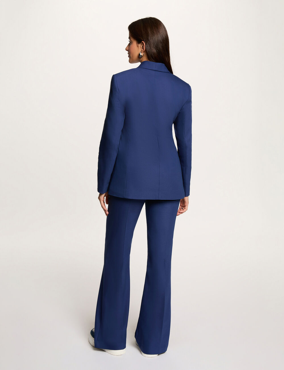 Pantal&oacute;n flare con pinzas azul marino mujer