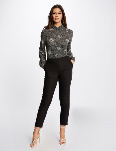 Pantalón cigarette estilo corto negro mujer