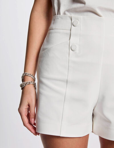 Short recto con pinzas blanco mujer