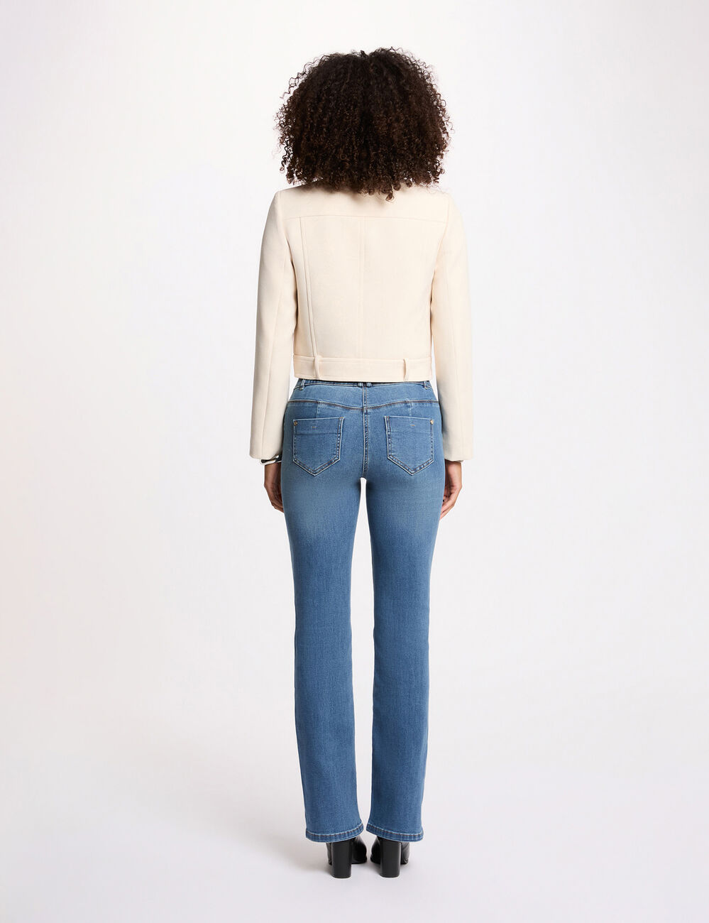 Chaqueta corta creme mujer