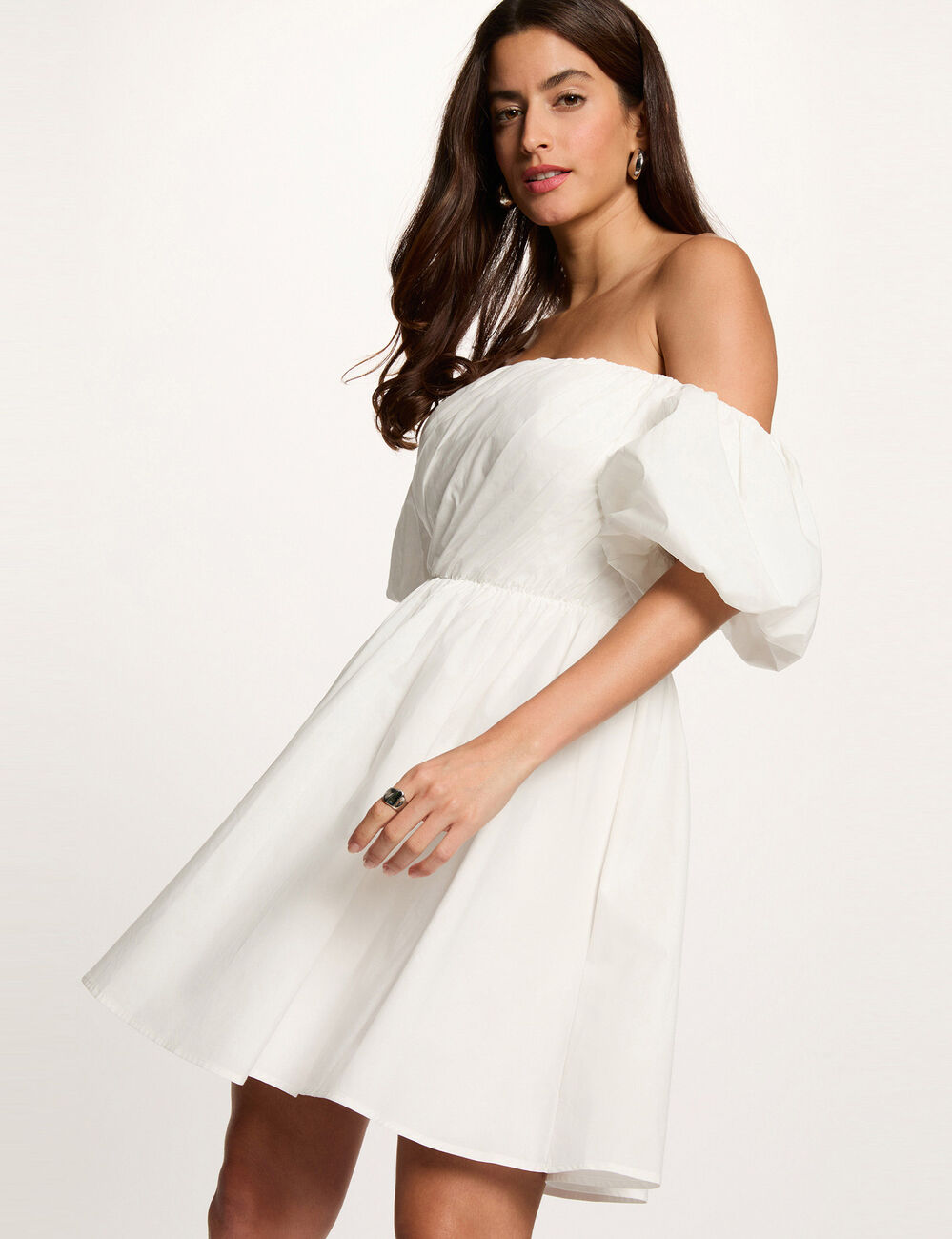 Vestido corto con mangas abullonadas blanco mujer