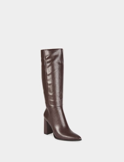 Botas con tacones y puntera fina marr&oacute;n oscuro mujer