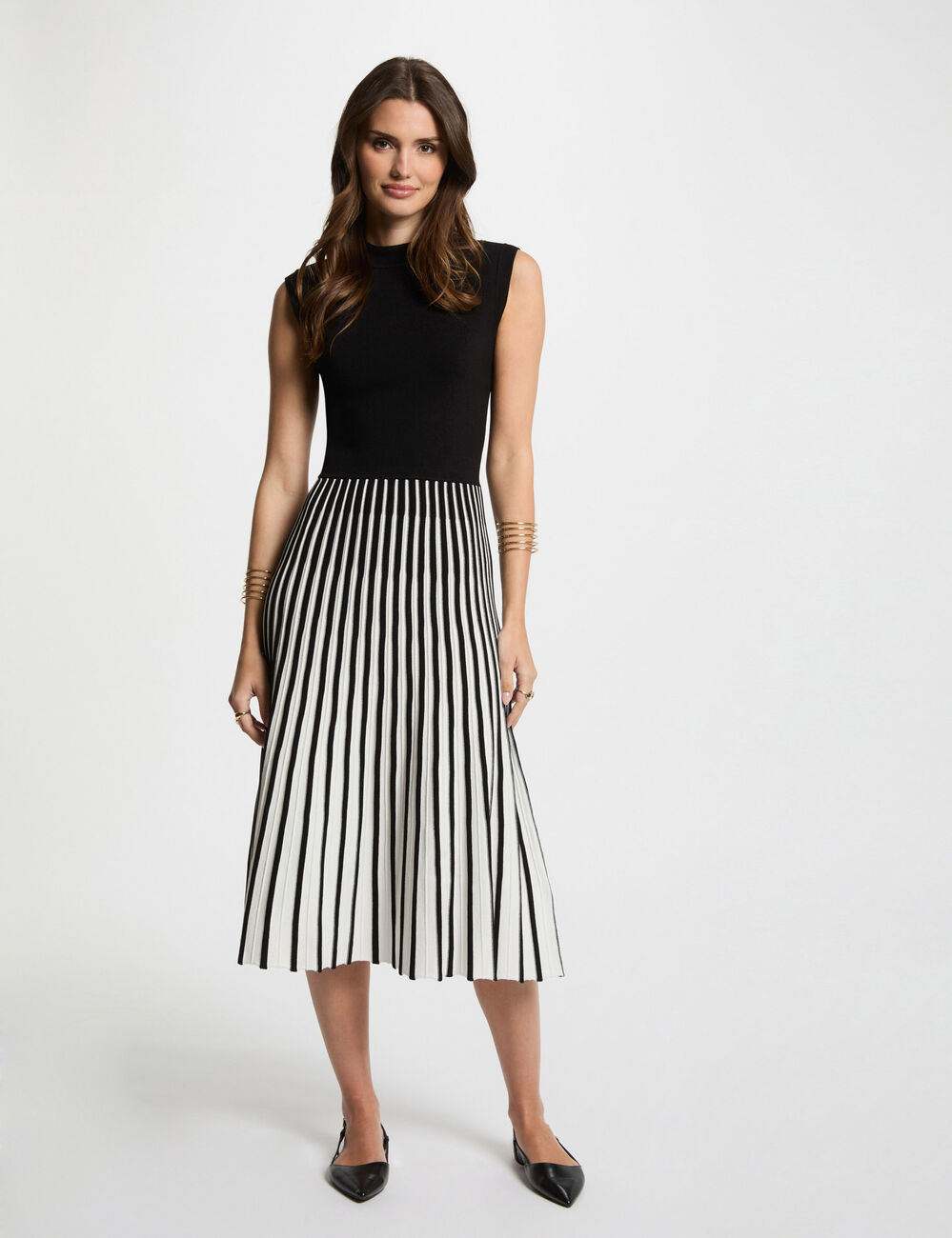 Vestido punto evasé plisado negro mujer