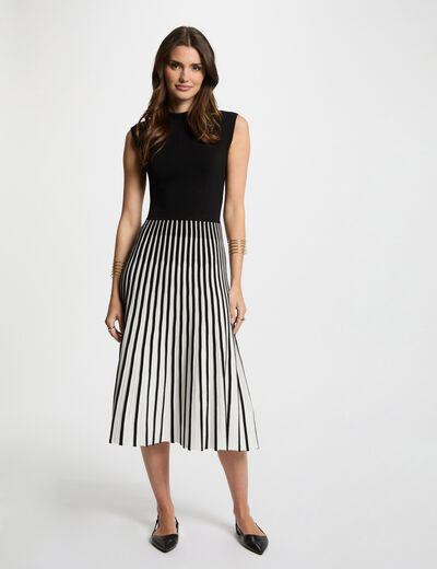Vestido punto evasé plisado negro mujer