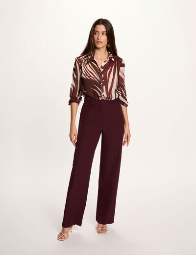 Pantal&oacute;n recto con pinzas ciruela mujer
