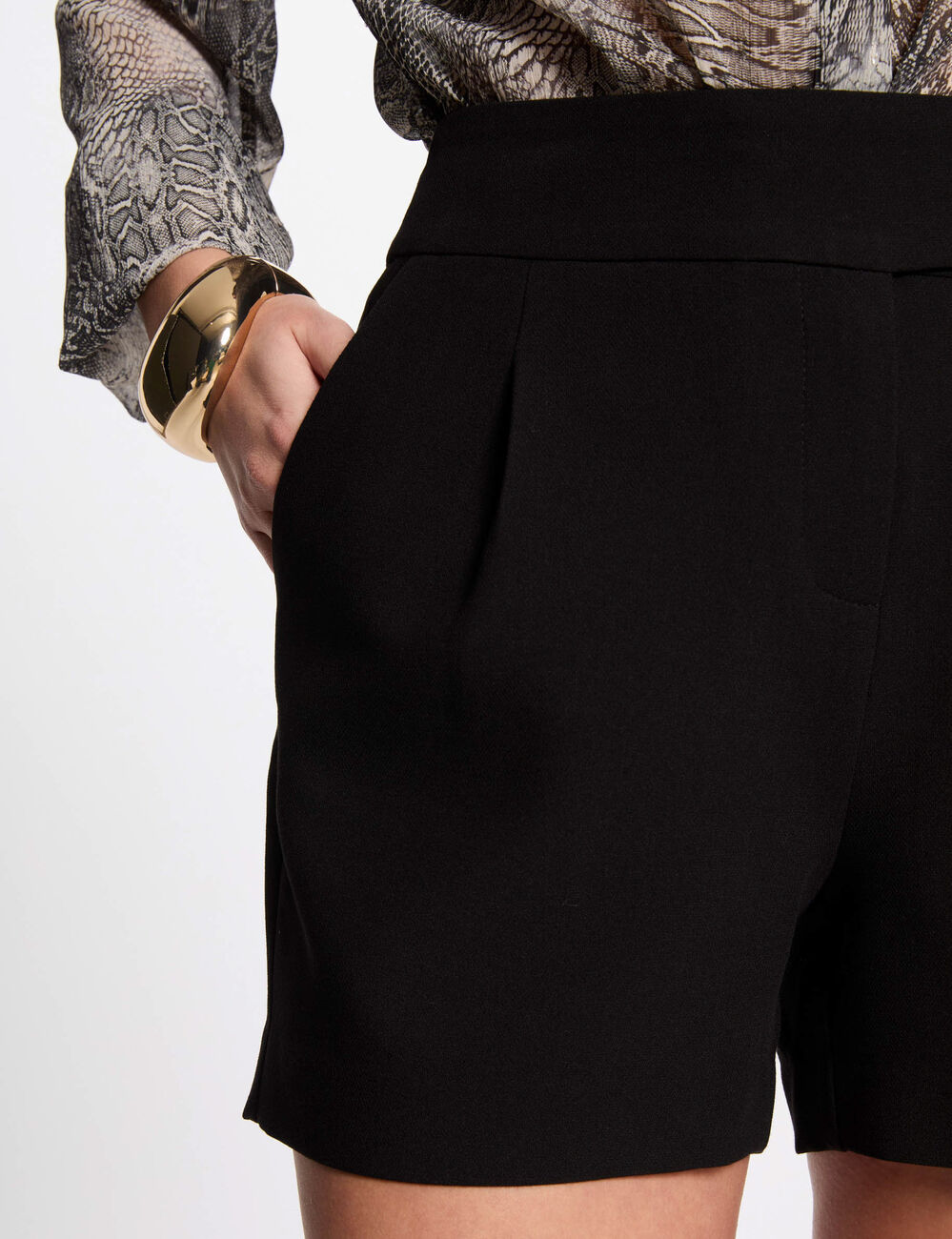 Short pernera ancha terciopelo negro mujer