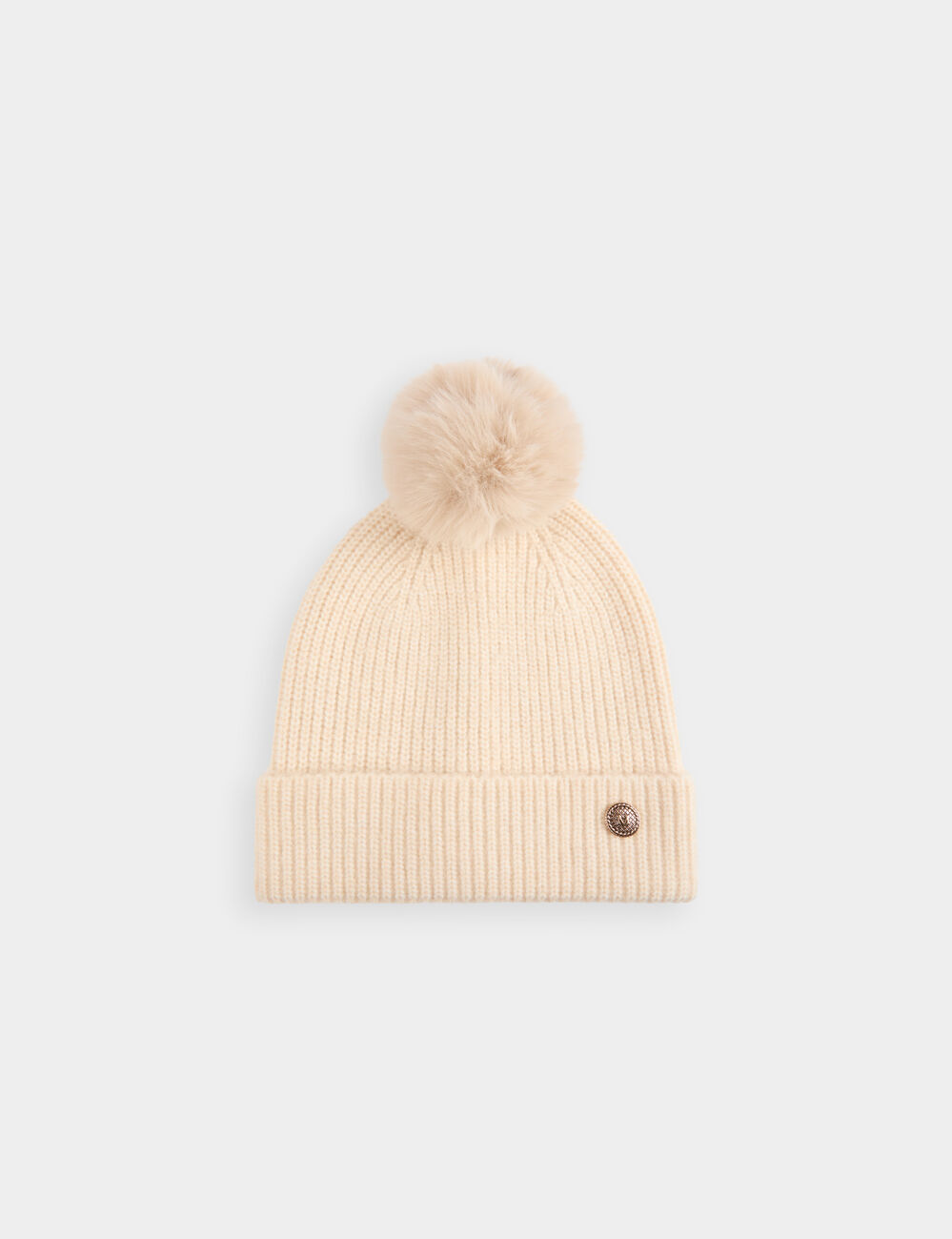 Gorro de punto con bot&oacute;n marfil mujer