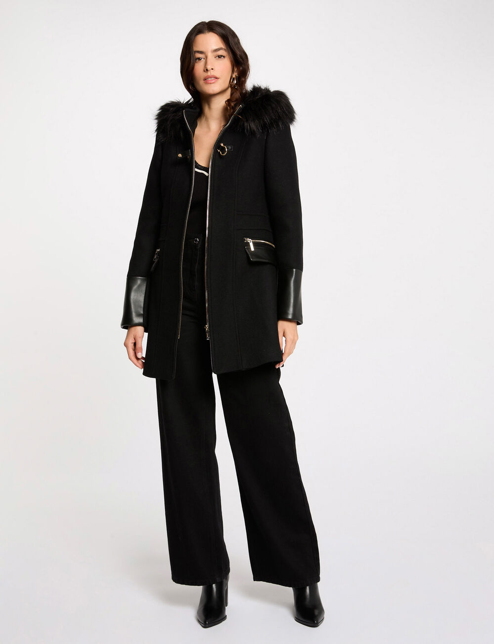 Abrigo de bucle con cuello alto negro mujer