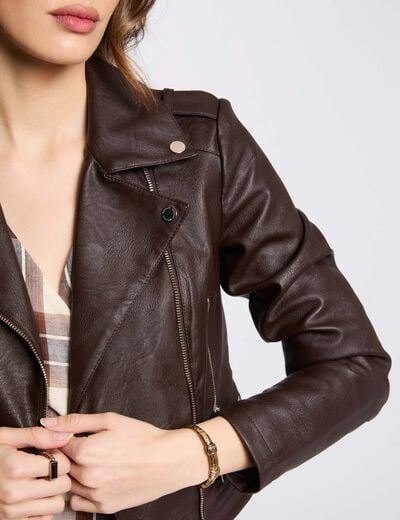 Chaqueta entallada de cuero sint&eacute;tico marr&oacute;n oscuro mujer