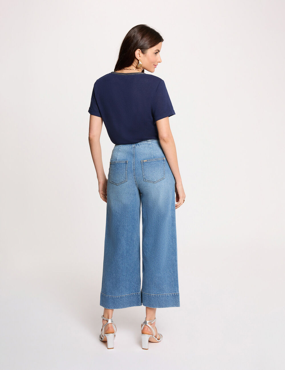 Camiseta con cuello en v con perlas azul marino mujer