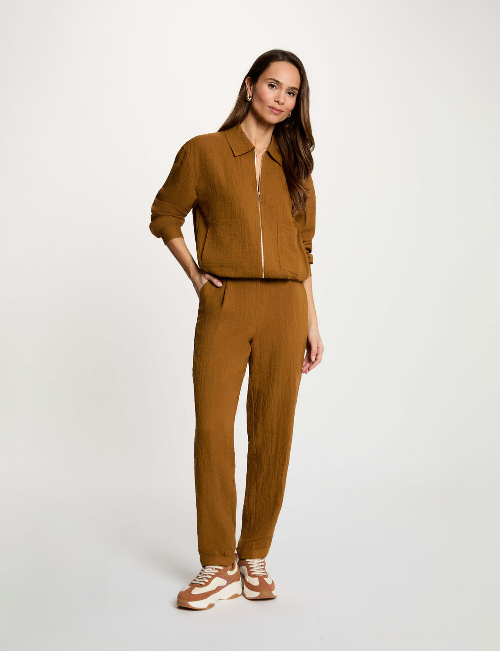 Chaqueta oversize plisada c&aacute;mel mujer