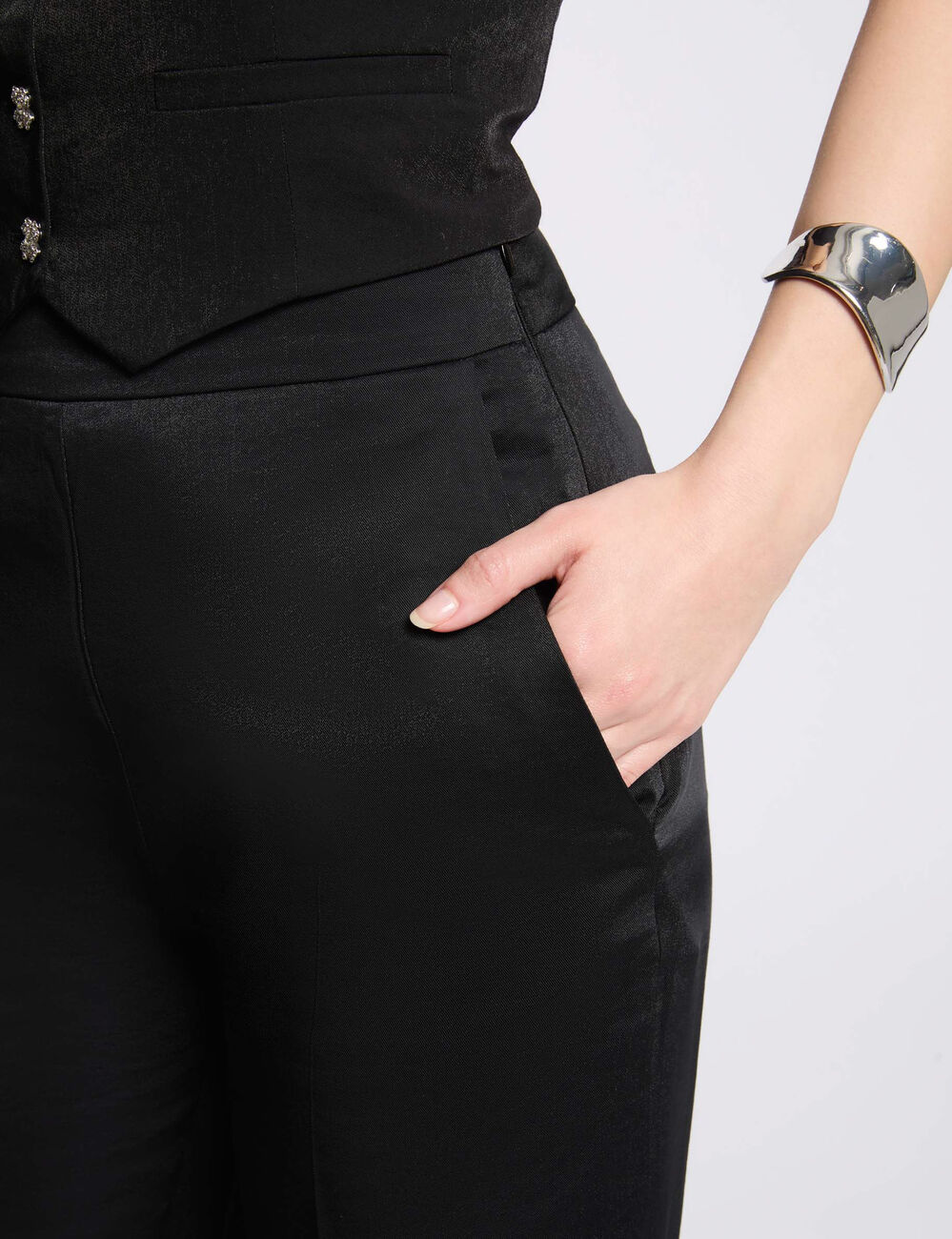 Pantalón pernera ancha holgado negro mujer