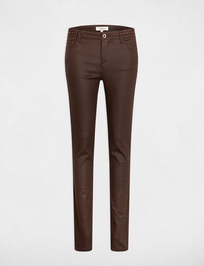 Pantalón slim efecto mojado marrón oscuro mujer