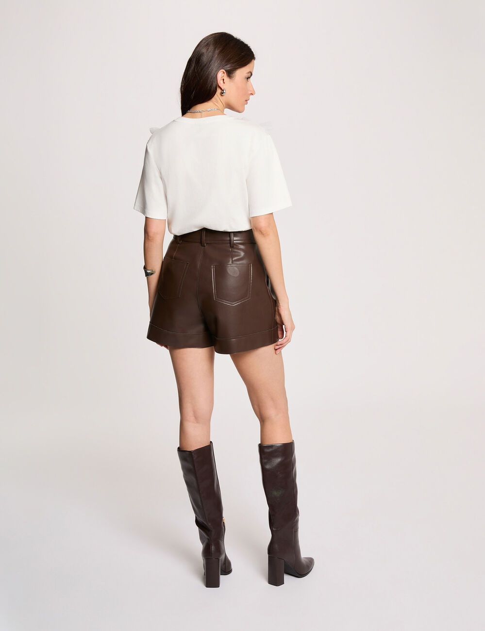 Short ajustado cuero sint&eacute;tico marr&oacute;n mujer