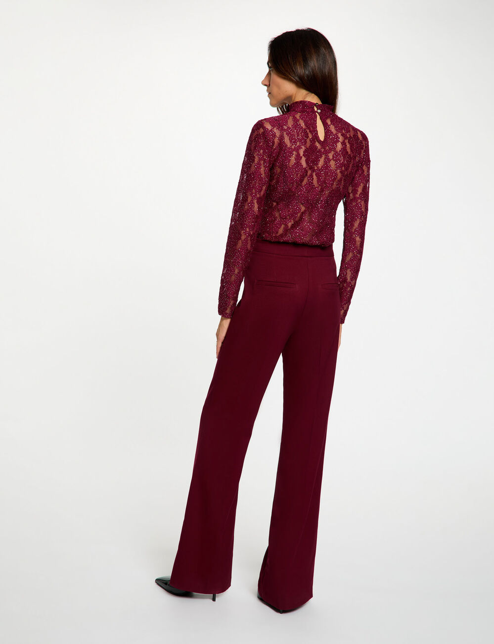 Pantal&oacute;n boot-cut burdeos mujer