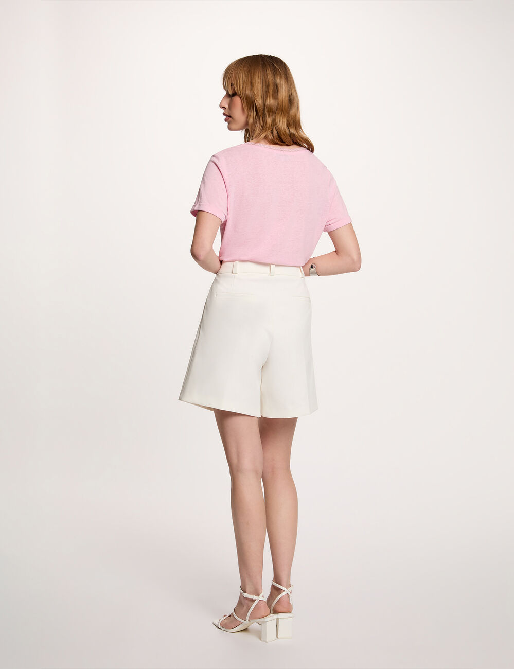 Camiseta con cuello en v con perlas rosa mujer