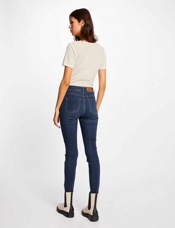 camiseta manga corta con escote en v marfil mujer Camiseta manga corta con escote en V marfil mujer