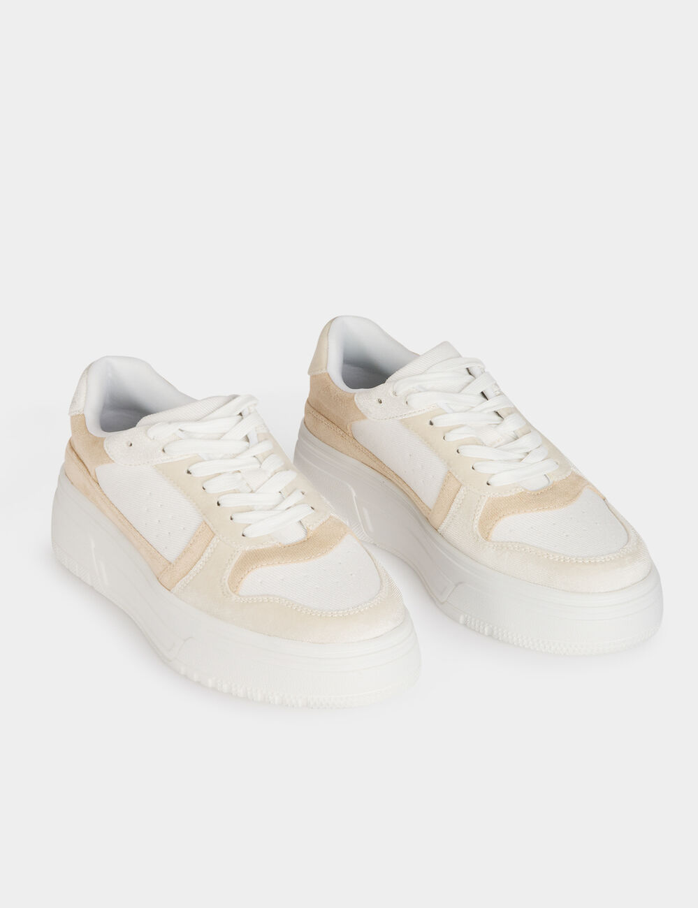 Zapatillas con plataformas beige mujer