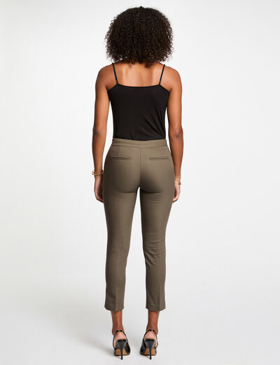 Pantalón cigarette estilo corto verde caqui mujer