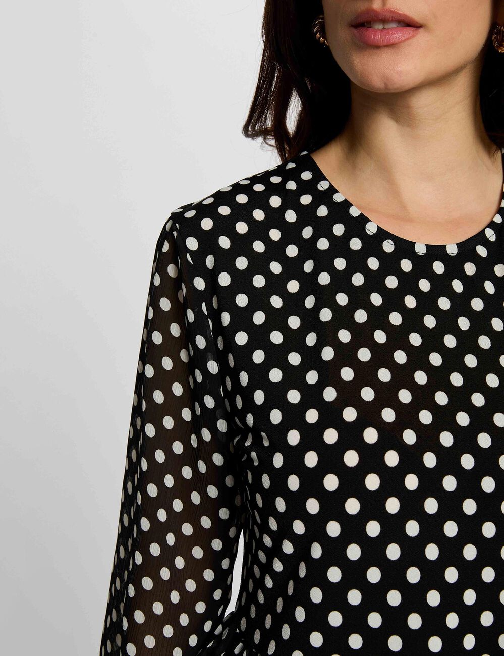 Camiseta de gasa con cuello redondo negro mujer