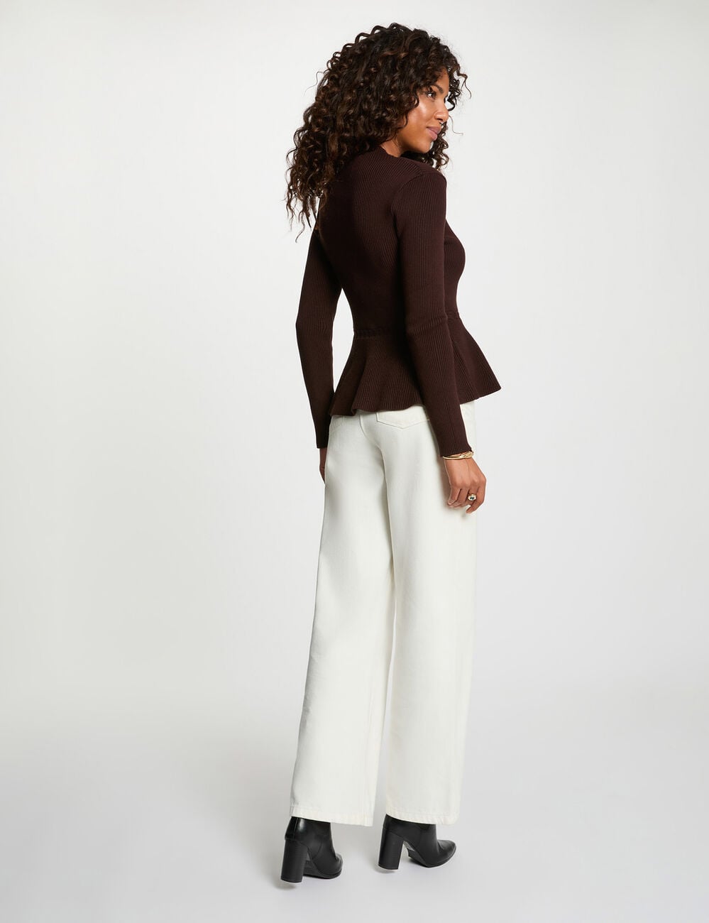 Jersey de cuello alto marr&oacute;n oscuro mujer