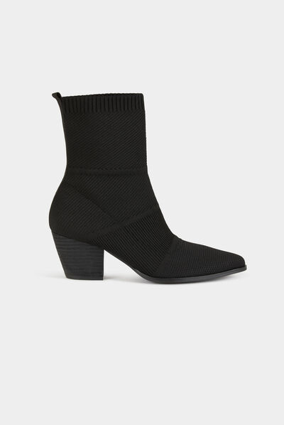 Botines acanalados de tacones apilados negro mujer