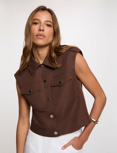 Chaqueta corta sin mangas marr&oacute;n oscuro mujer