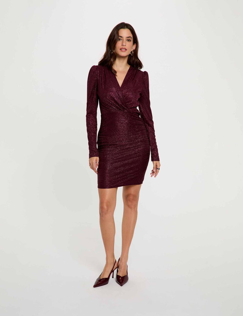 Vestido corto ajustado burdeos mujer