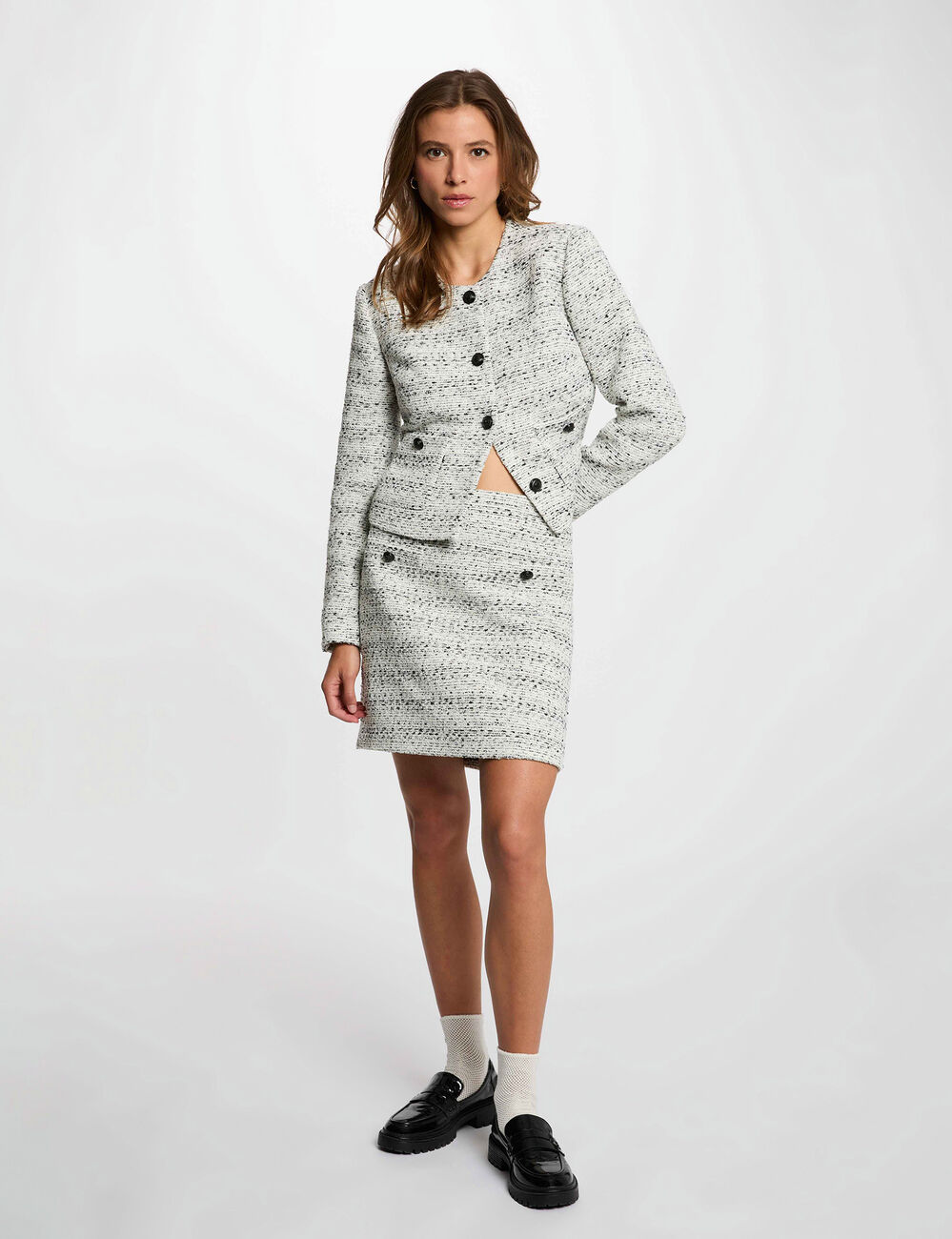 Falda corta de tweed marfil mujer