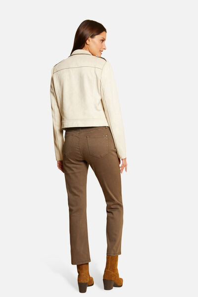 Pantalón recto talle alto estilo corto  mujer