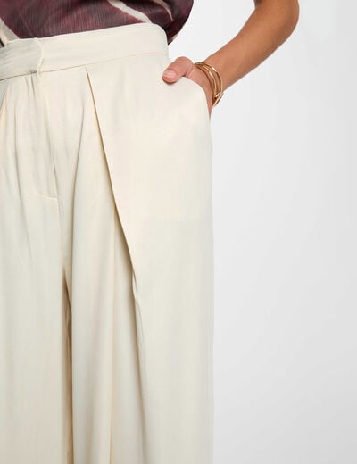 Pantal&oacute;n fluido de cintura alta marfil mujer