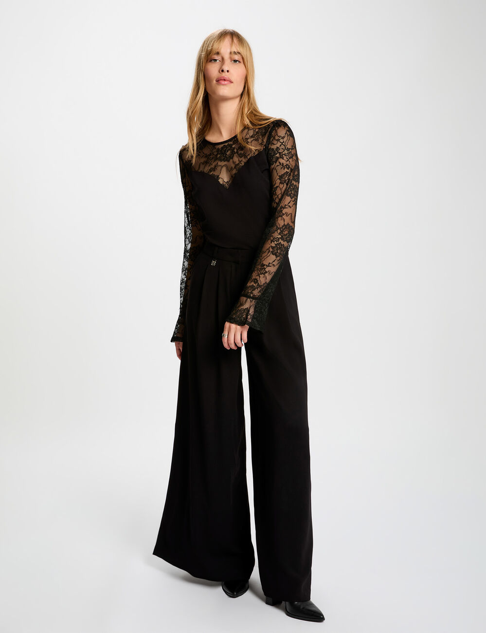 Camiseta entallada de encaje negro mujer
