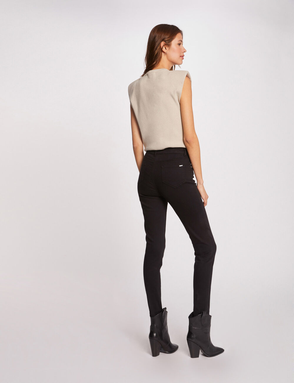 Pantal&oacute;n skinny talle est&aacute;ndar negro mujer