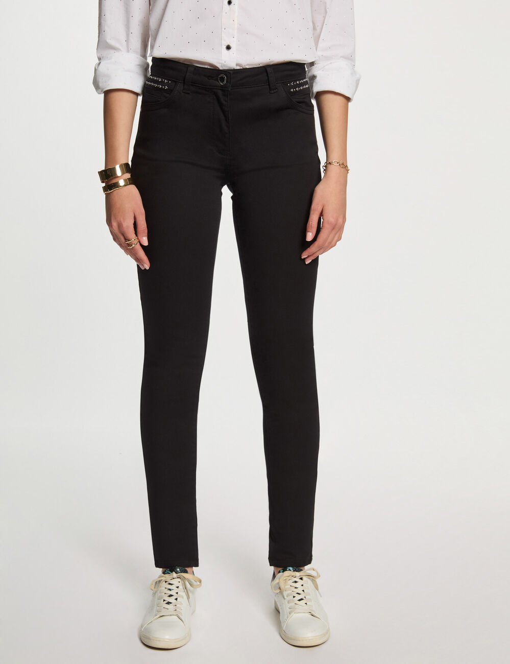 Pantalón slim efecto mojado negro mujer