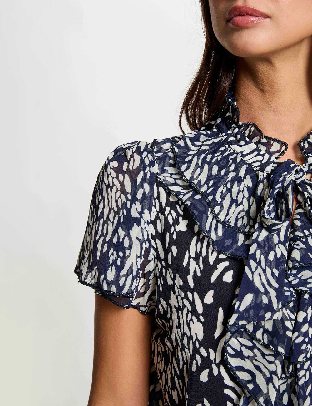 Camisa transparente con cuello v azul marino mujer