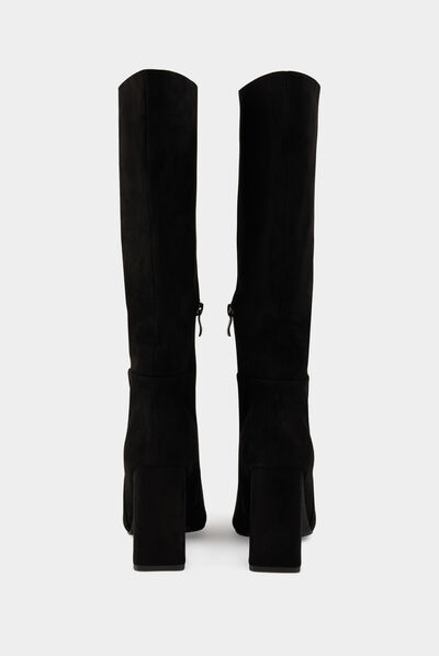 Botas con tacones y puntera fina negro mujer